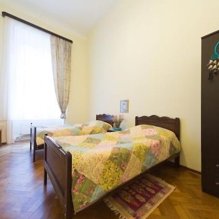 Apartment On Tabidze 3/5 Tbilisi ภายนอก รูปภาพ