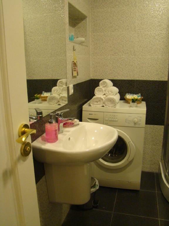 Apartment On Tabidze 3/5 Tbilisi ภายนอก รูปภาพ